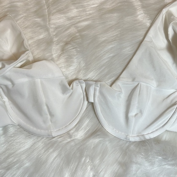 LONG Sleeve White Crop Top - Picture 7 of 8